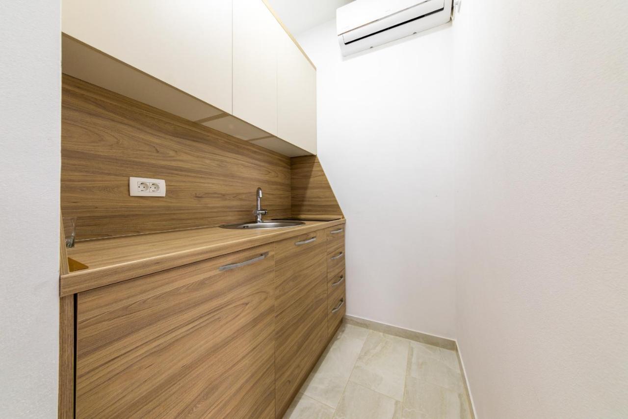 Sunways Apartments Dobra Voda Esterno foto