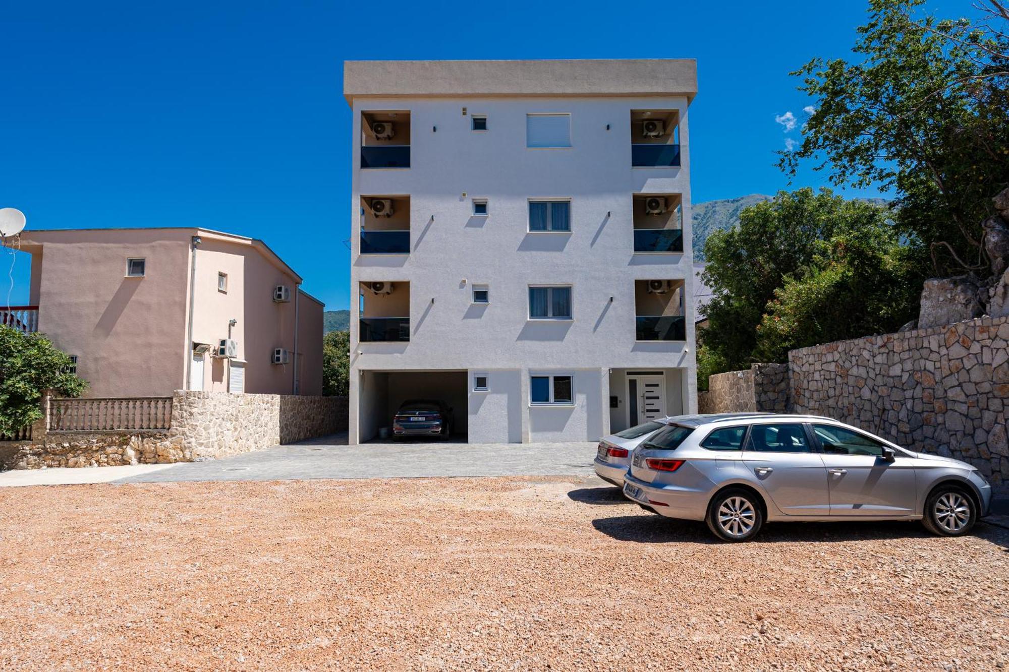 Sunways Apartments Dobra Voda Esterno foto
